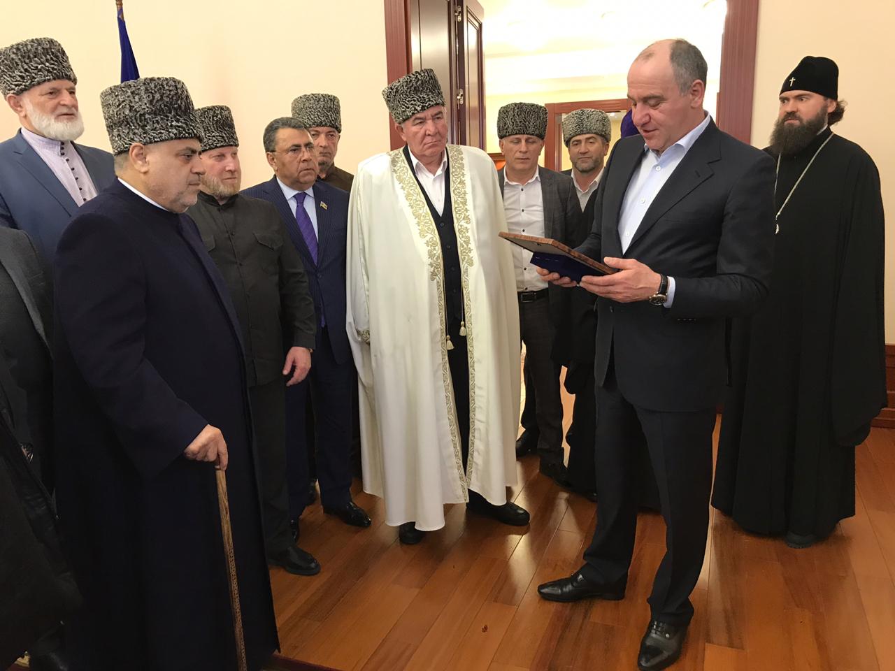 Bütün Qafqazın Şeyxi ordenlə təltif edildi - FOTO