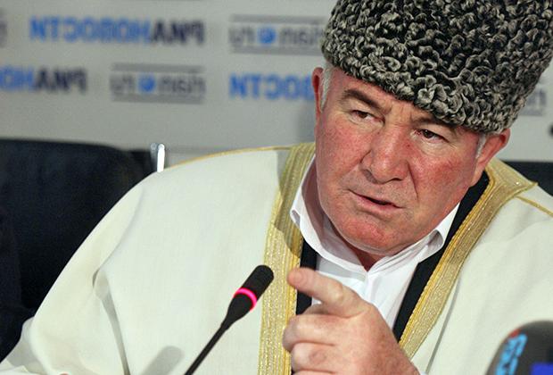 İlham Əliyev İsmayıl Berdiyevi ordenlə təltif etdi - FOTO