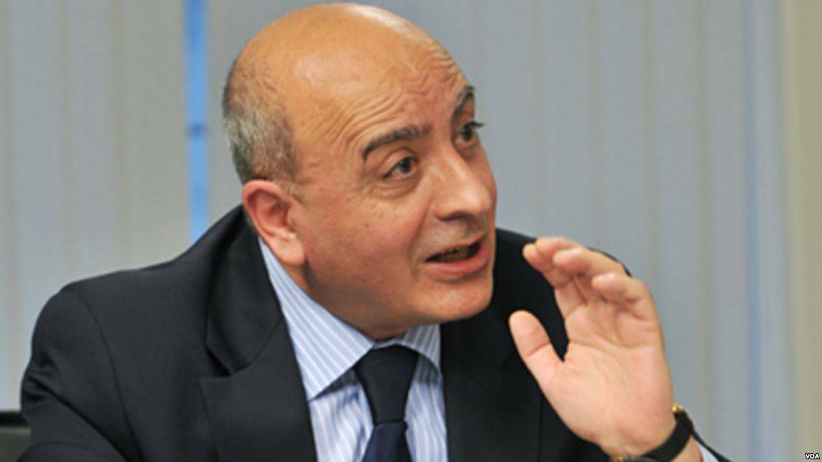 Vaxtilə AXCP və Müsavatda olub, sonra onlardan üz döndərən deputatlar - SİYAHI