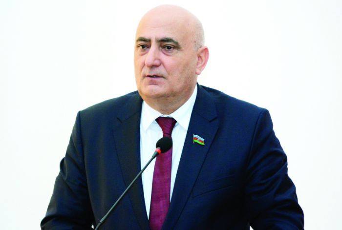 Vaxtilə AXCP və Müsavatda olub, sonra onlardan üz döndərən deputatlar - SİYAHI