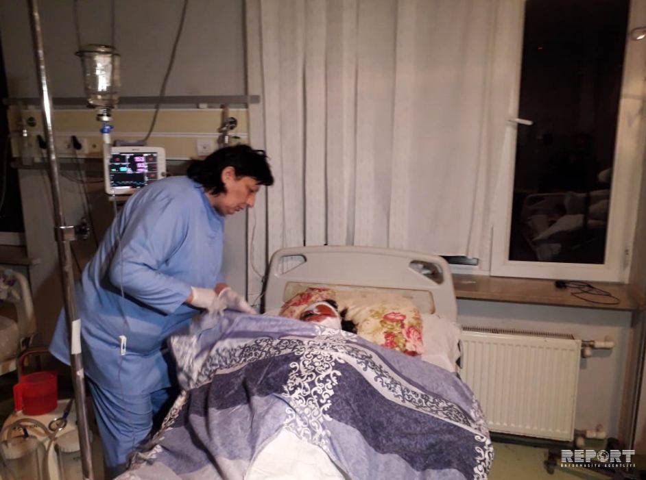 Bərdədə kişi balta ilə arvadını öldürdü, qayınanasını isə... - FOTO