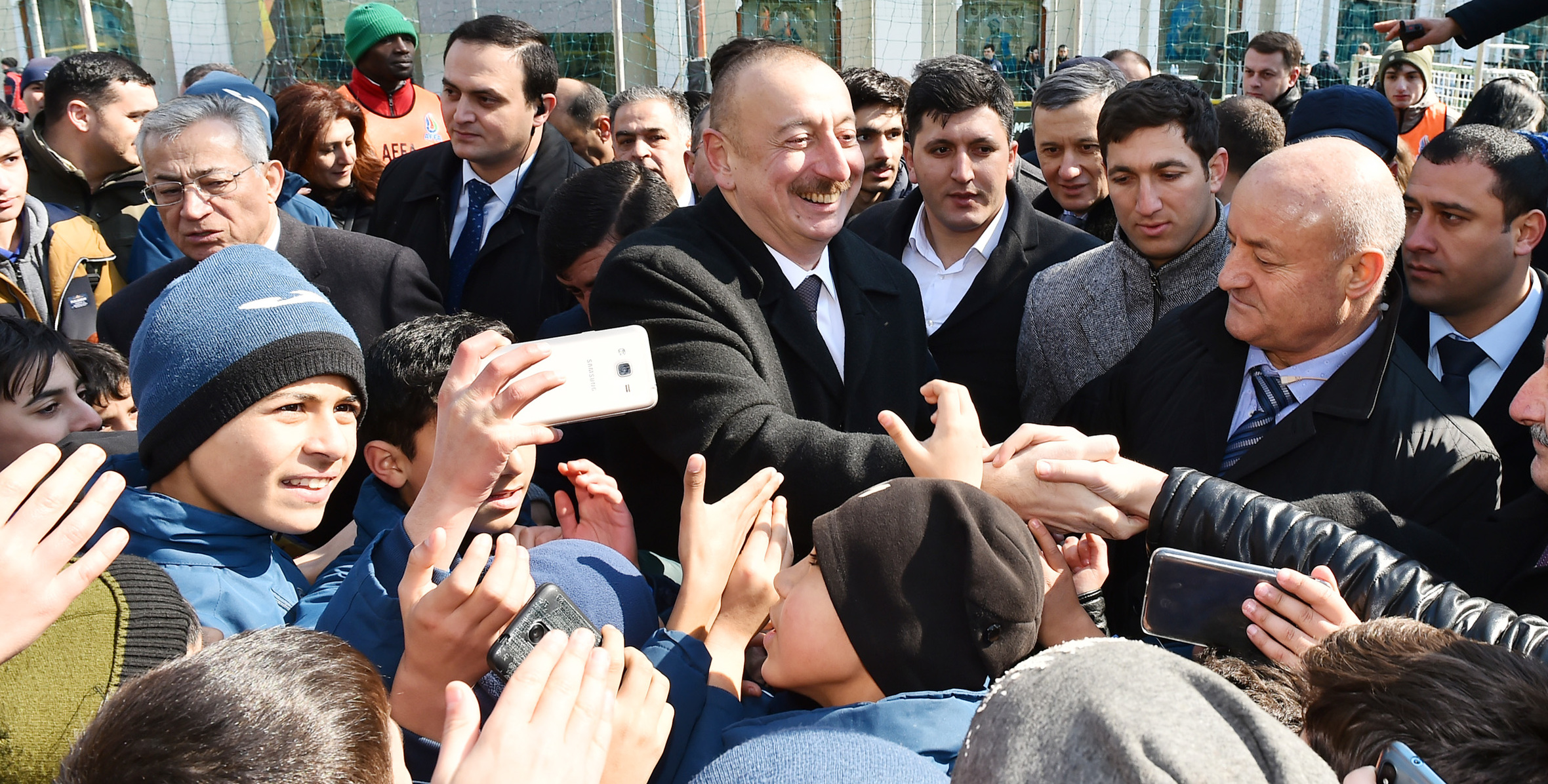 Prezident “Tarqovı”da sakinlərlə görüşdü - FOTOLAR - VİDEO
