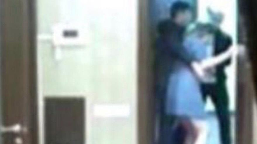 Prezidentin qızını sürüyərək həbsxanaya apardılar - FOTO