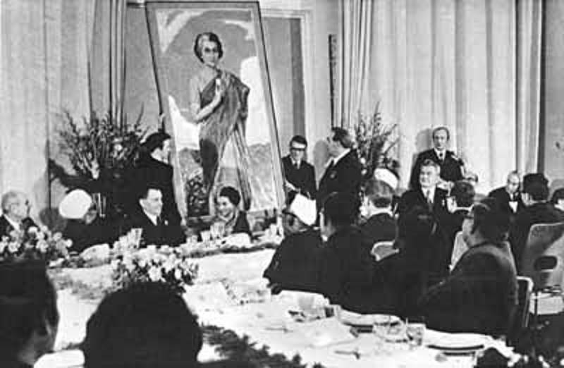 İndira Qandini Anuşun yerinə qoyan erməni rəssam, Brejnevin iradı, xilaskar Qlazunov – bir portretin iki variantı