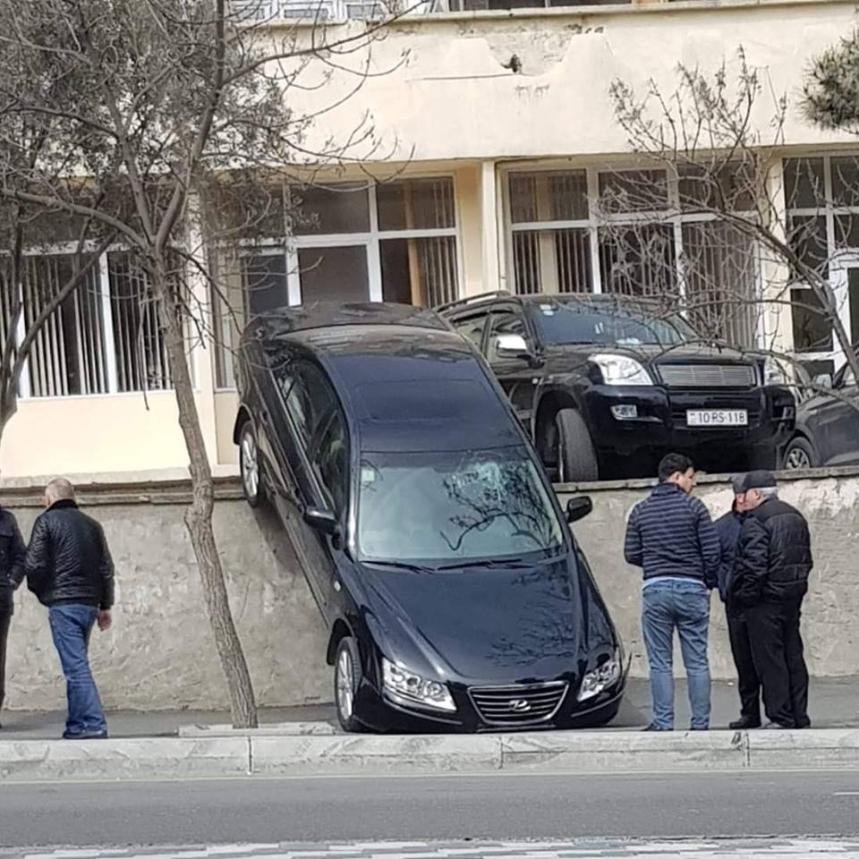 Bakıda qadın sürücü hər kəsi şoka saldı — FOTO