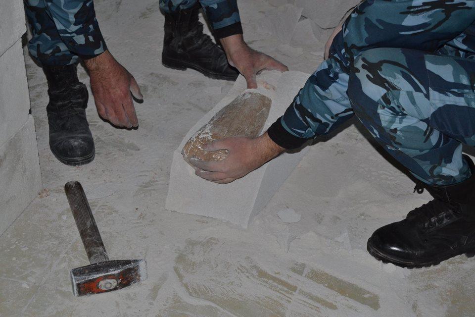 Azərbaycanda inanılmaz hadisə - Daşların içindən 306 kilo heroin tapıldı - FOTO
