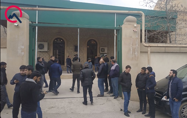 Aydın Xırdalanlının nəşi məscidə gətirildi - FOTO