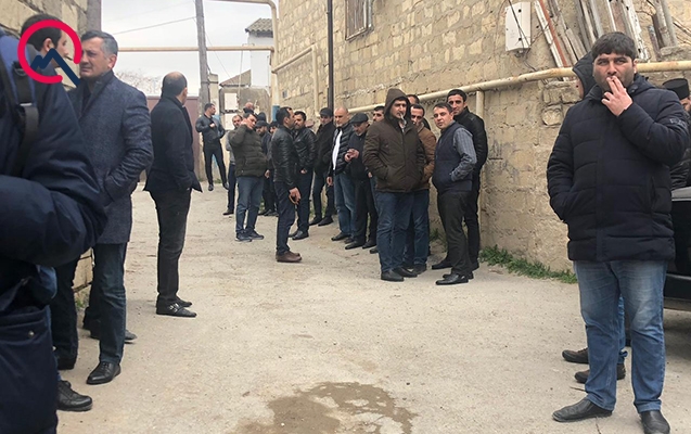 Aydın Xırdalanlının nəşi məscidə gətirildi - FOTO