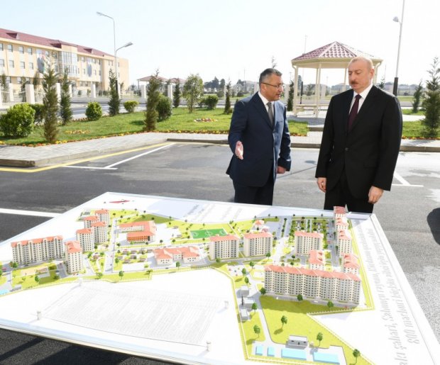 İlham Əliyev Kürdəxanıda məcburi köçkünlər üçün yeni yaşayış kompleksinin açılışında