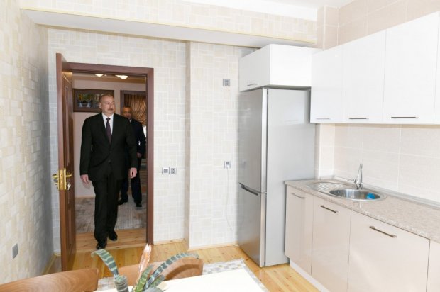 İlham Əliyev Kürdəxanıda məcburi köçkünlər üçün yeni yaşayış kompleksinin açılışında