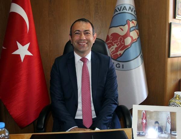 32 il əvvəl şəkil çəkdirdiyi kreslonun sahibi oldu – Fotolar