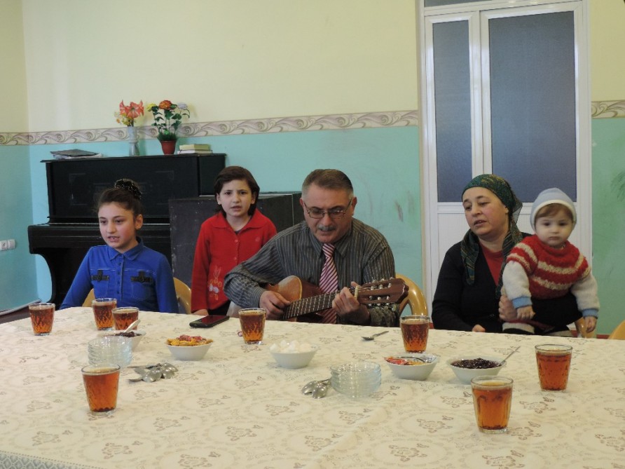 Kiçiyi on aylıq, böyüyü 22 yaşında: Qusarda yaşayan çoxuşaqlı Məmmədovlar ailəsindən - REPORTAJ - FOTO
