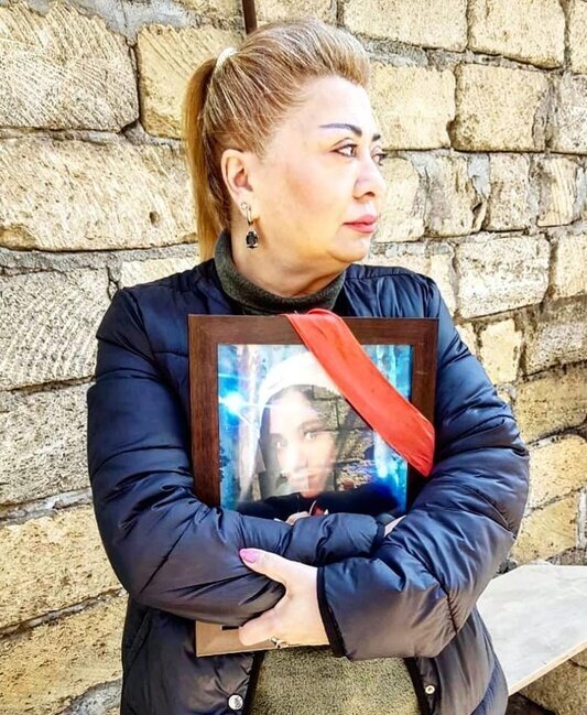 İntihar edən məktəbli dəfn olundu - Məzarından FOTOLAR