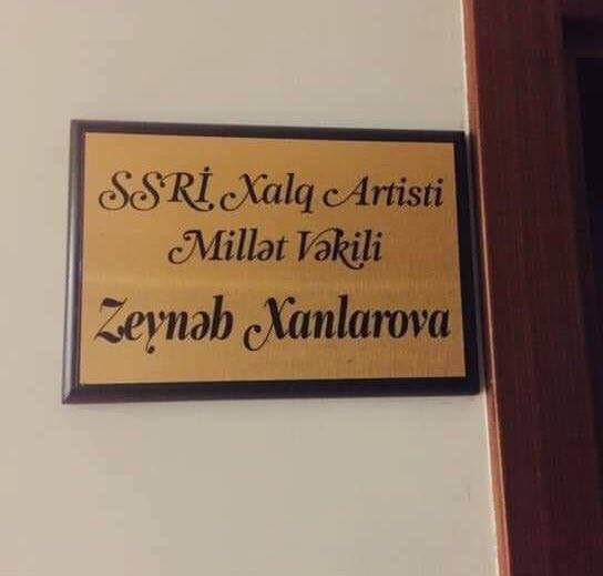 Zeynəb Xanlarova sosial şəbəkələrdə bu fotoya görə tənqid olundu - ETİRAZ