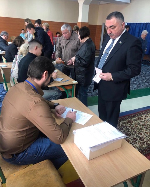 Millət vəkilinin ikili vətəndaşlığı üzə çıxdı: Rüfət Quliyevin elə fotoları yayıldı ki...