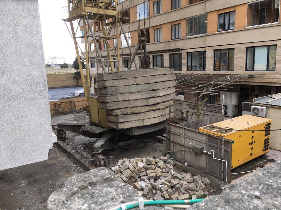 “Everest Construction” MMC-dən şikayət: “Tikinti kranı hələ də ərazidədir, bizi aldadıblar…”