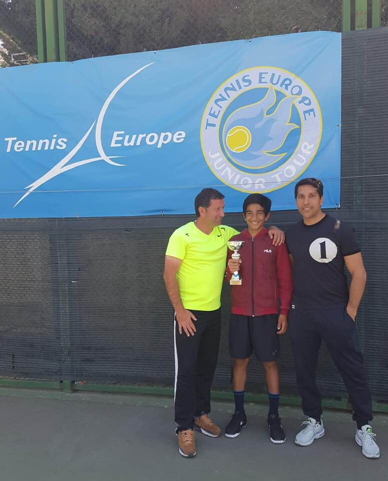 Azərbaycanlı tennisçi finalda amerikalı rəqibini məğlub etdi - FOTOLAR