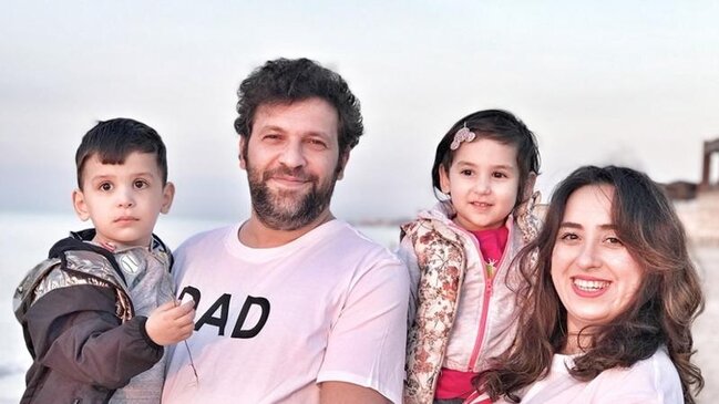 Bu da Taleh Yüzbəyovun blogger xanımı və övıadları - FOTO