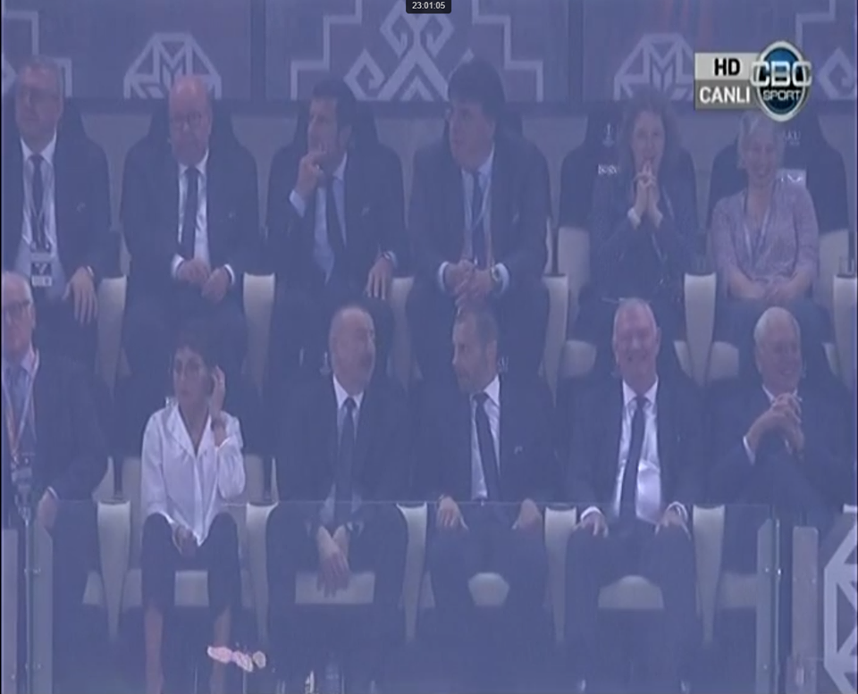 Prezident və xanımı final qarşılaşmasını stadiondan izləyir - FOTO