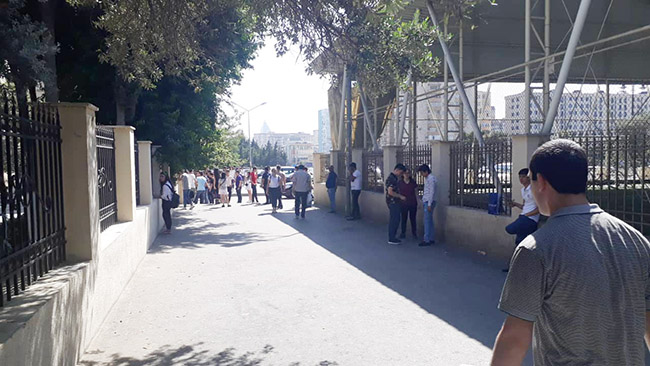200 nömrəli məktəbdə “Son zəng” qalmaqalı – FOTO