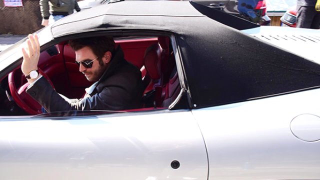 Kıvançın milyonluq avtomobili başına bəla oldu - Fotolar