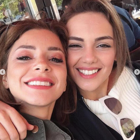 Bir fotoya görə dostluğunu bitirdi