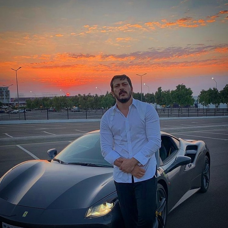 Zabit Səmədovun yarım milyonluq avtomobili (FOTO)
