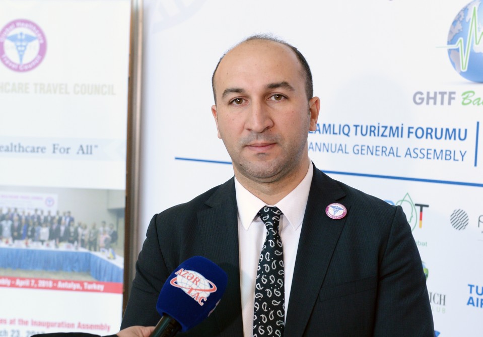 Polislər azərbaycanlı qızlarla küçədə gəzən xarici kişiləri niyə saxlayır? - FAKT ƏSASINDA ARAŞDIRMA