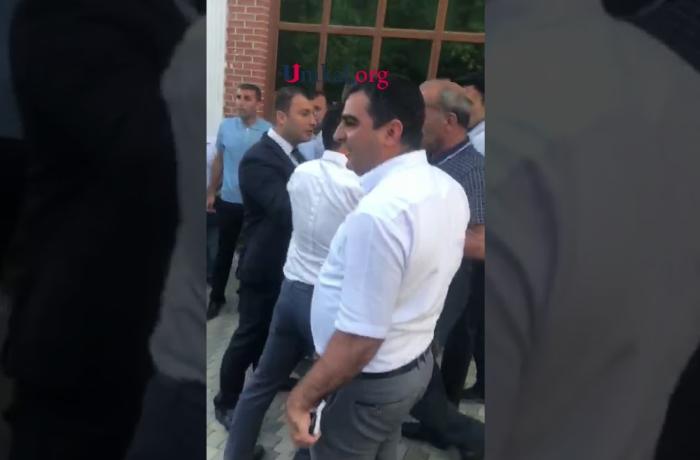 Deputat "razborka"ya görə tutulan oğlunu həbsdən çıxartdırmaq istəyir