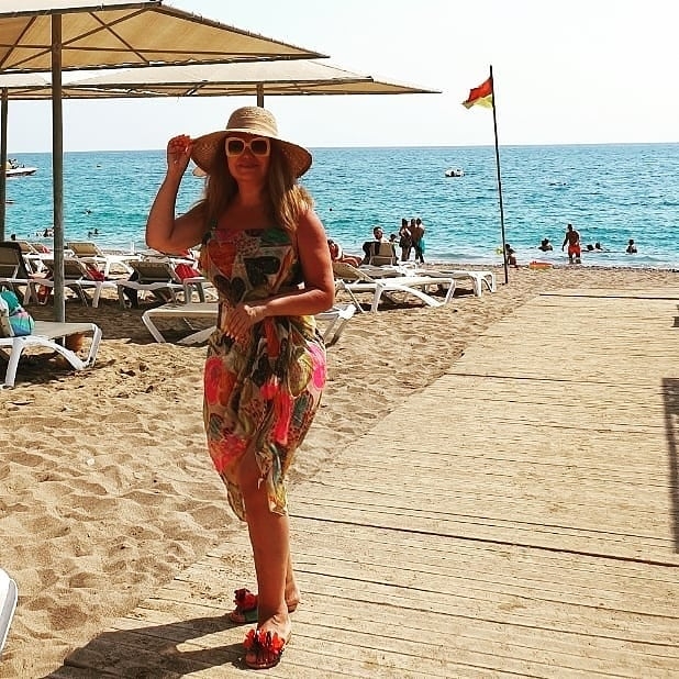 Könül Kərimova çimərlik fotosunu paylaşdı - FOTO
