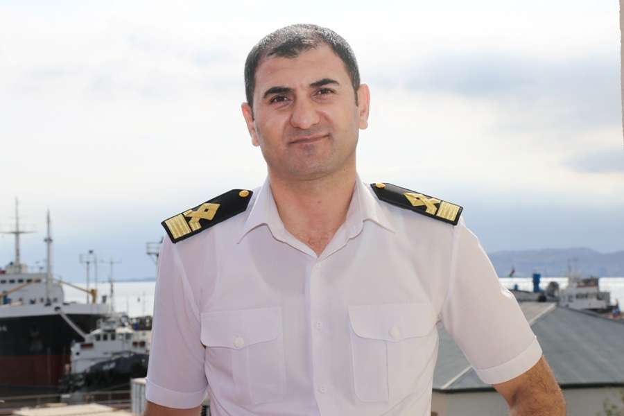 Rauf Vəliyev ən gənc kapitana yüksək vəzifə verdi - FOTO
