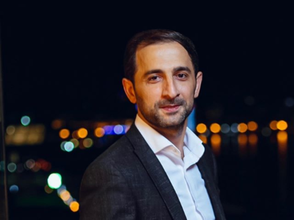 Bu da Pərviz Bülbülənin özündən hündür qızı - FOTO