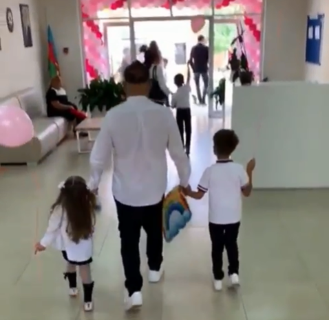 MƏŞHURLARIN bu gün birinci sinifə gedən UŞAQLARI - FOTO