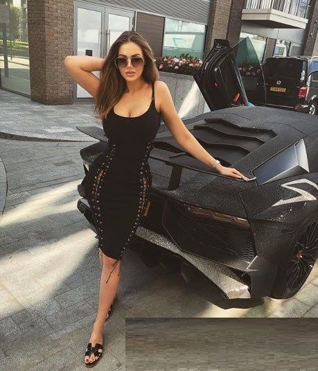 Tanınmış model avtomobilləri ilə hər kəsi heyrətləndirir - FOTO