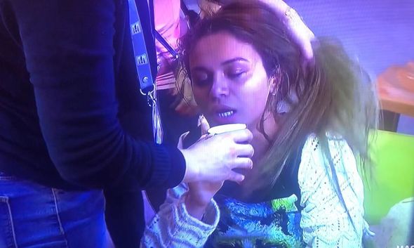 “Maşın” iştirakçılarının halı pisləşdi, tibbi yardıma ehtiyac yaranıb - FOTO/VİDEO