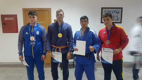 Azərbaycanlı kikboksçunun oğlu dünya çempionatında medal qazanıb - FOTO