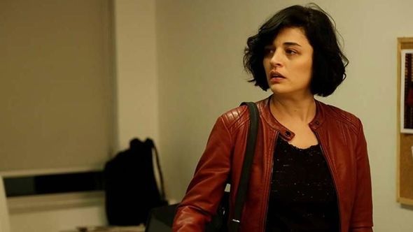 Tanınmış aktrisanın səhnədə vəziyyəti pisləşdi, xəstəxanaya qaldırıldı