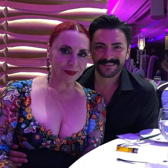 54 yaşlı məşhur aktrisa: Qəti şəkildə öpüşməyəcəyimi və soyunmayacağımı deyə bilmərəm - MÜSAHİBƏ