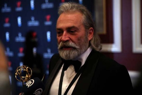 Məşhur aktyor “Emmy” mükafatı alan ilk türk kimi tarixə düşdü - FOTO