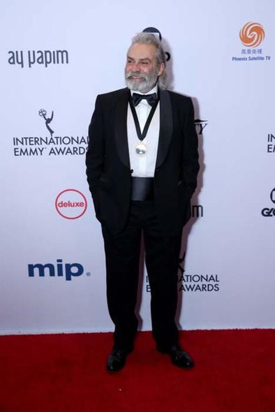 Məşhur aktyor “Emmy” mükafatı alan ilk türk kimi tarixə düşdü - FOTO