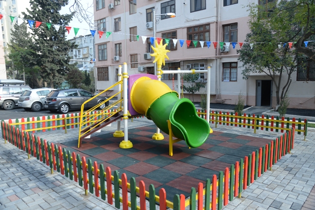 Nəsimi rayonunda növbəti “Abad həyət”lər sakinlərin istifadəsinə verildi