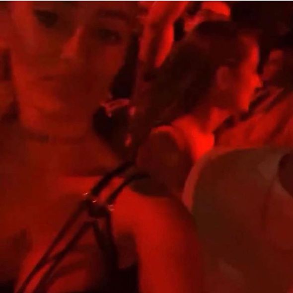 Sevgilisi Şeymaya bu qızla xəyanət etdi - FOTO