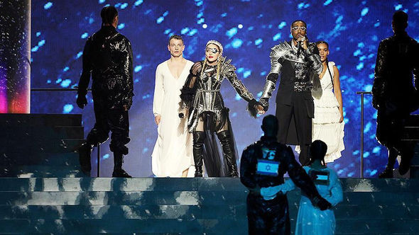Madonnanın vəziyyəti pisləşdi, konsertləri təxirə salındı