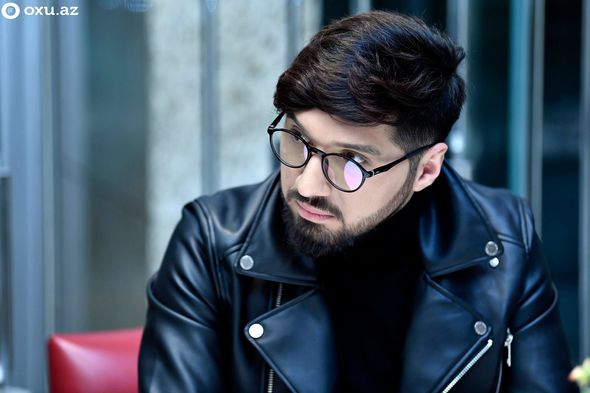 “Məşhurların açıq-saçıq səhnələrdə çəkilməsinə söyüş yazanlar arvadları ilə “18+” filmlər izləyir” - FOTO