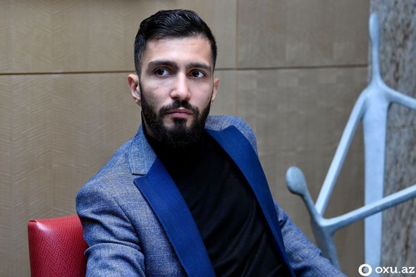 “Məşhurların açıq-saçıq səhnələrdə çəkilməsinə söyüş yazanlar arvadları ilə “18+” filmlər izləyir” - FOTO