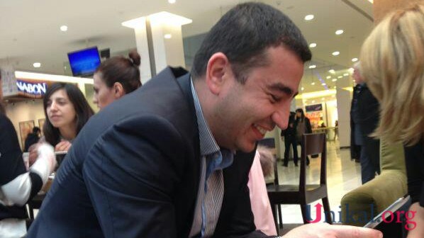 Bakıda doğum günündə intihar edən məmurun FOTOLARI