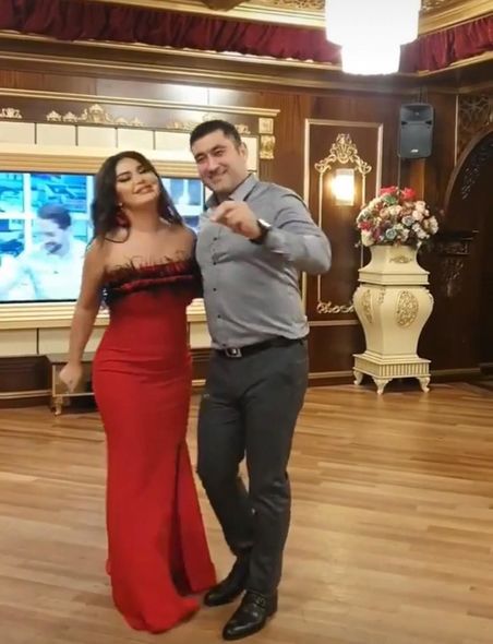 Təranə Qumralın qızı ərinə ad günü məclisi qurub, öpüşlərə qərq etdi — FOTO + VİDEO