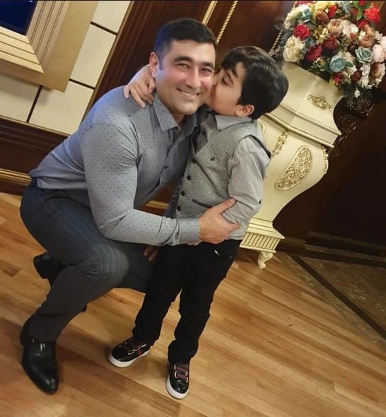 Təranə Qumralın qızı ərinə ad günü məclisi qurub, öpüşlərə qərq etdi — FOTO + VİDEO