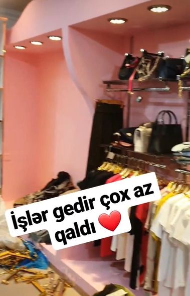 Təranə Qumralın qızı ərinə ad günü məclisi qurub, öpüşlərə qərq etdi — FOTO + VİDEO