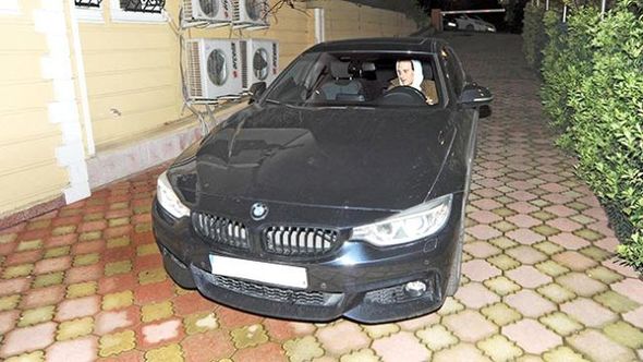 Hərbi xidmətdə olan müğənninin bahalı maşını əlindən alındı - FOTO